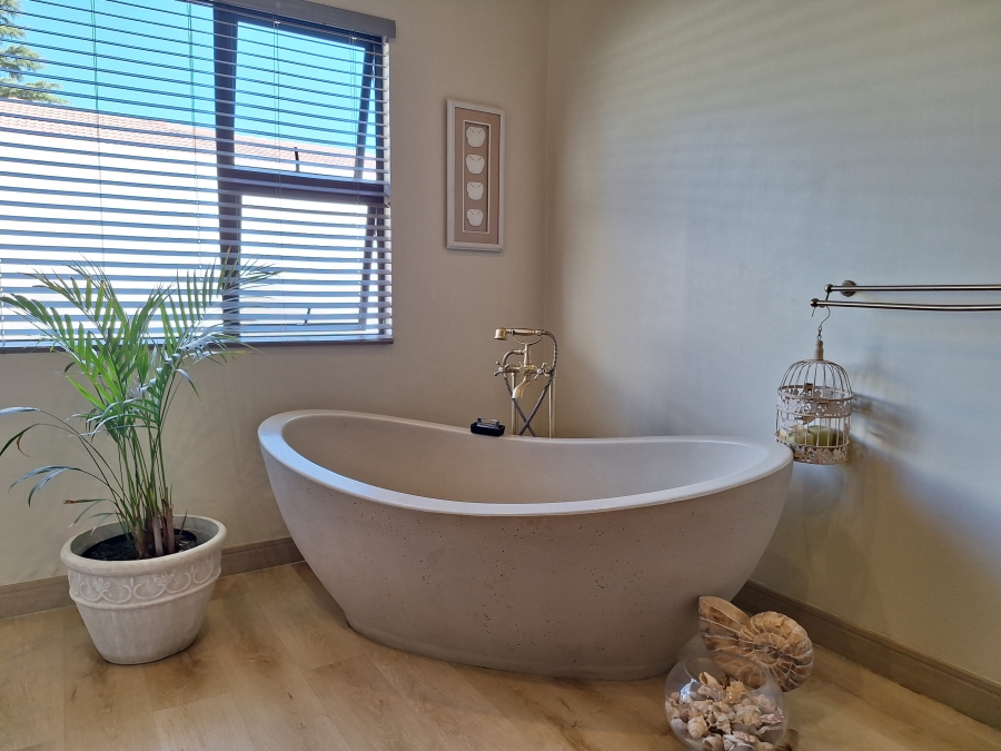 4 Bedroom Property for Sale in Memel Free State